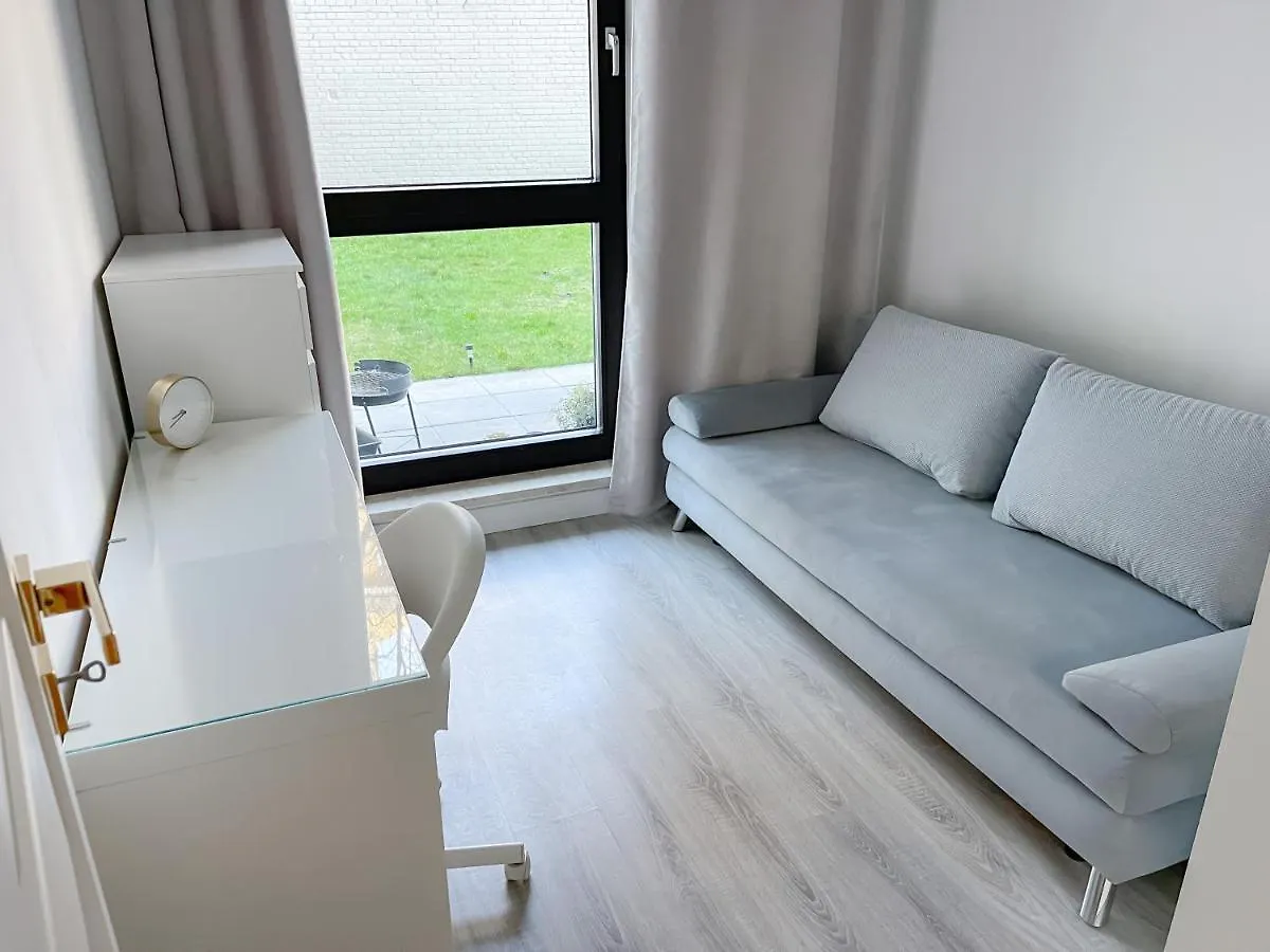 Metro, Apartament 3 Pokoje Z Ogrodkiem 80M2 Διαμέρισμα Βαρσοβία 0*,