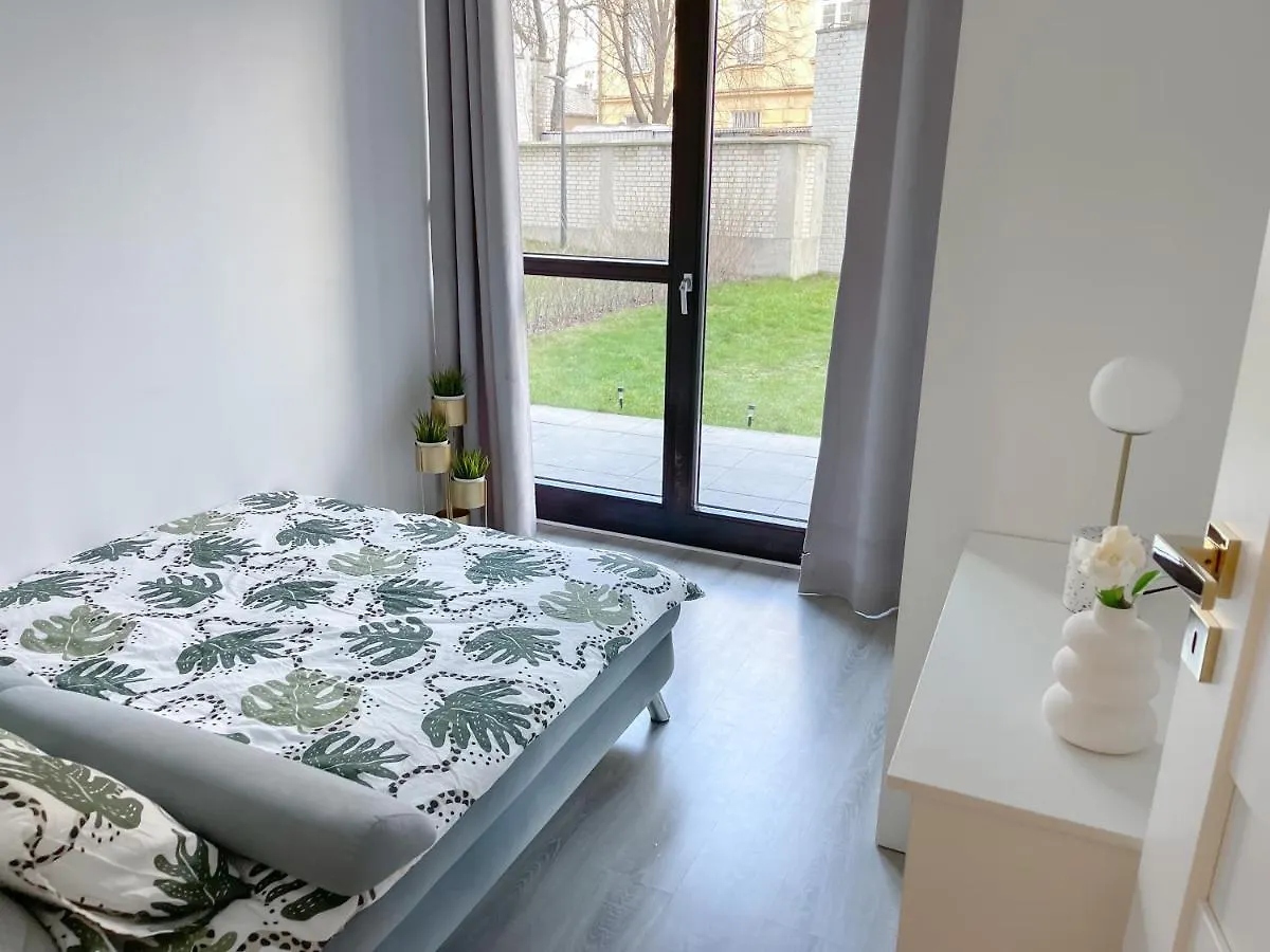 Metro, Apartament 3 Pokoje Z Ogrodkiem 80M2 Apartamento Varsóvia Polónia