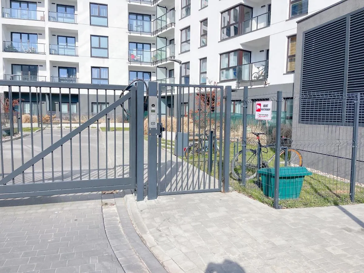 Metro, Apartament 3 Pokoje Z Ogrodkiem 80M2 Apartamento Varsóvia Polónia